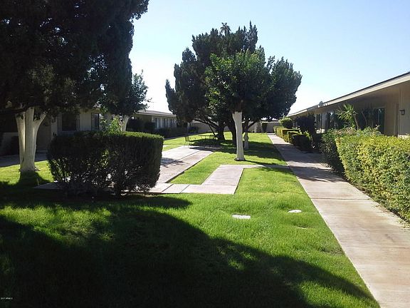 Grassy Front Courtyard