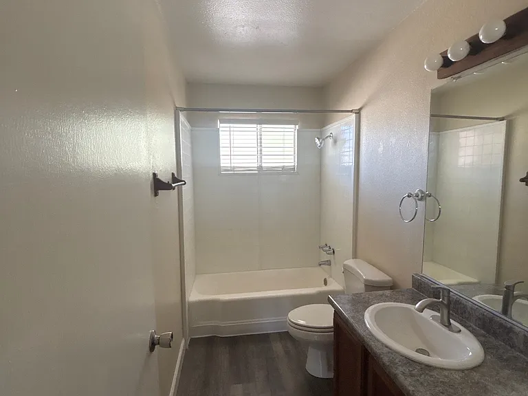 Park Marina Village Apartments — Photo 12
