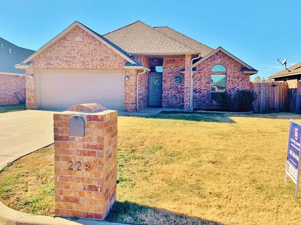 228 NW Granite Ave, Cache, OK 73527