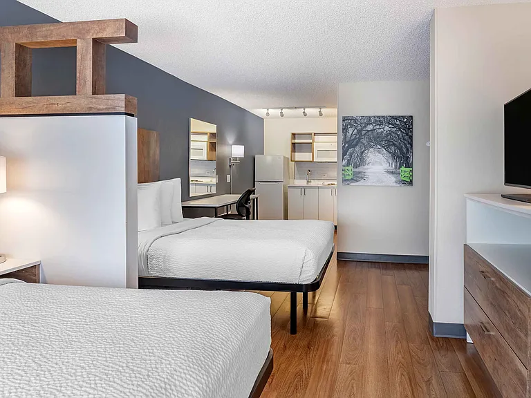 Studio Suite - 2 Full Beds