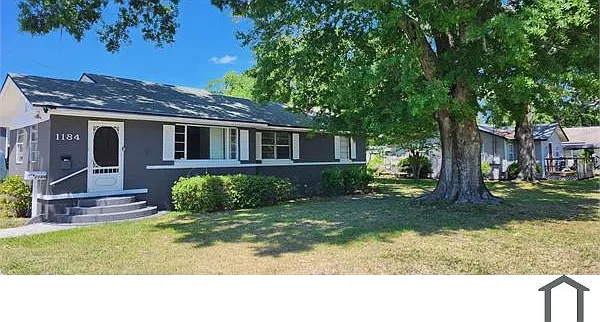 3 bed, 1206 sqft, $1,850 — Photo 3