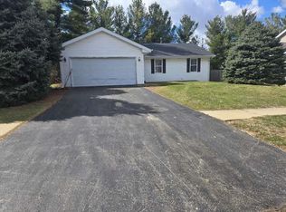 5048 Talaton St, Loves Park, IL 61111