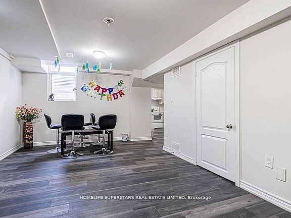 3rd image of 75 Parkside Dr