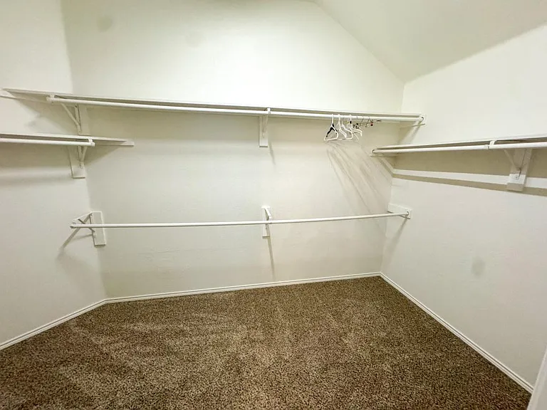 6416 Meadowcrest Ln — Photo 21
