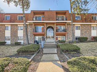 555 Heritage Dr APT 213, Hoffman Estates, IL 60169