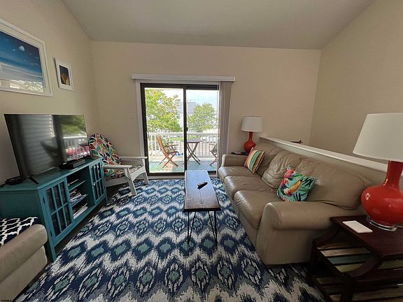 5th image of 160 N Basin Dr #160