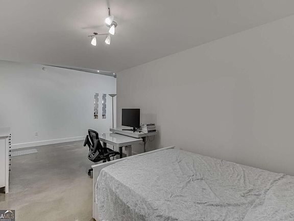 5th image of 845 Spring St NW Unit 127