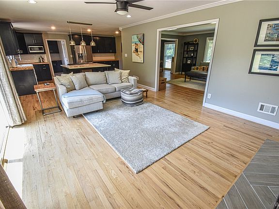 5th image of 64 Arcadia Dr