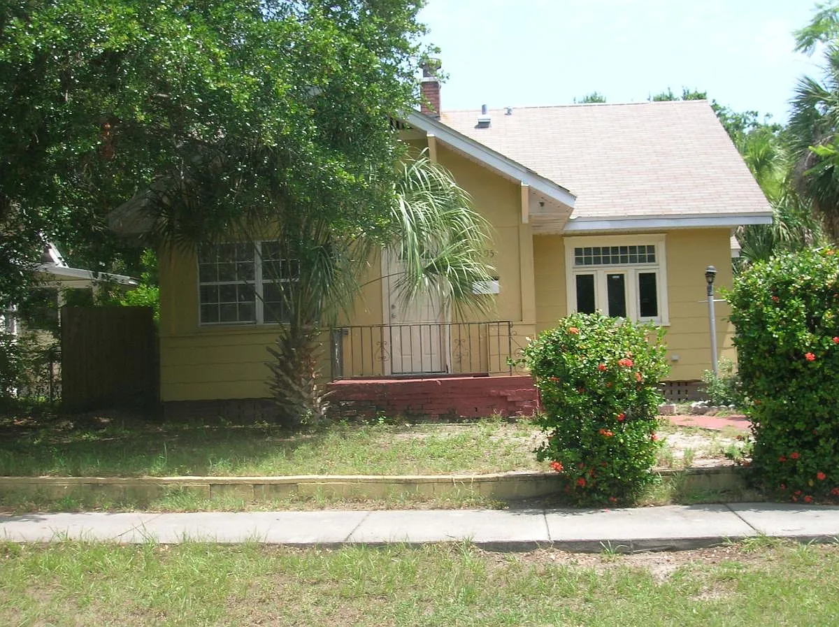 3 bed, 2.5 bath, 1600 sqft, $2,550 — Photo 2