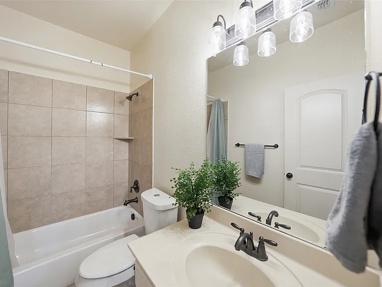 bathroom 1 upstairs