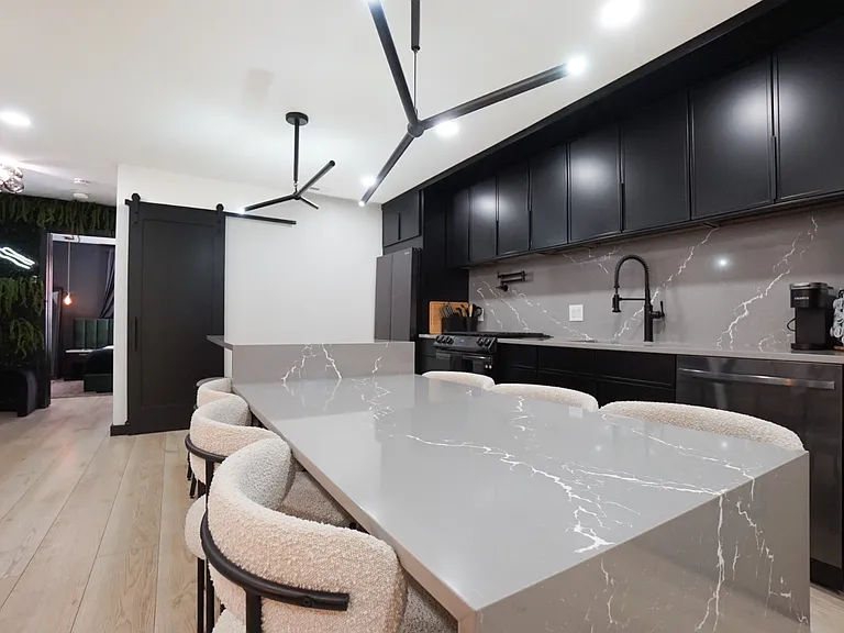 20 Augusta Dr #3 — Photo 2
