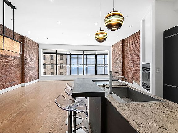 2nd image of 133 W 14th St APT 5
