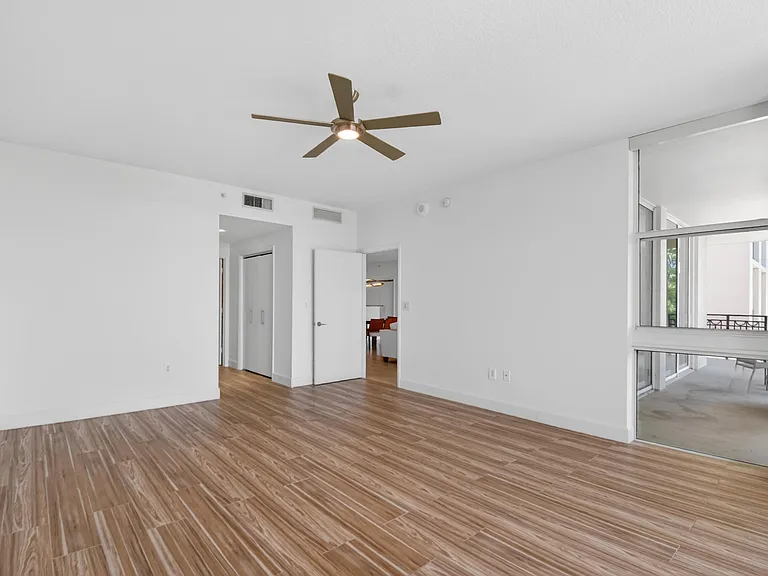 550 Okeechobee Blvd #423 — Photo 32