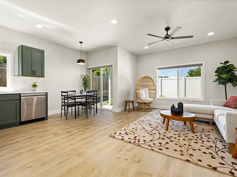 10494 W Shields Ave — Photo 22