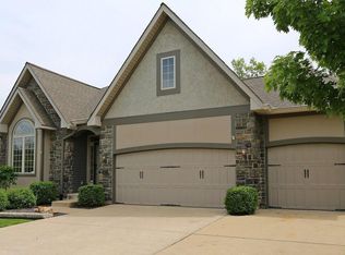 624 Charlemagne Dr, Lake Saint Louis, MO 63367