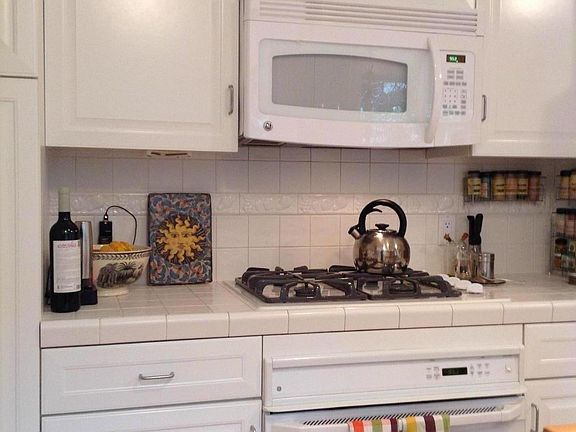 4th image of 223 Lexington Dr