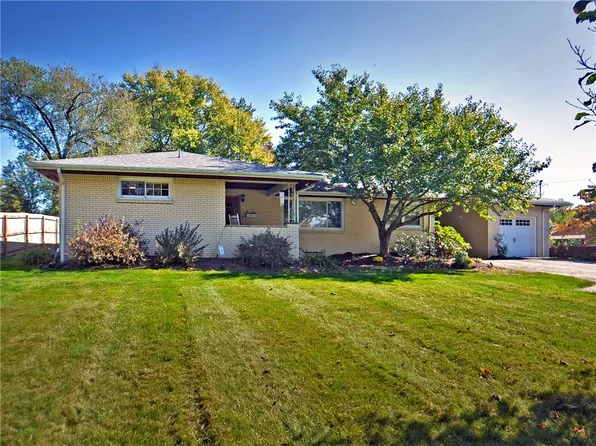 589 Clay Pike, Irwin, PA 15642