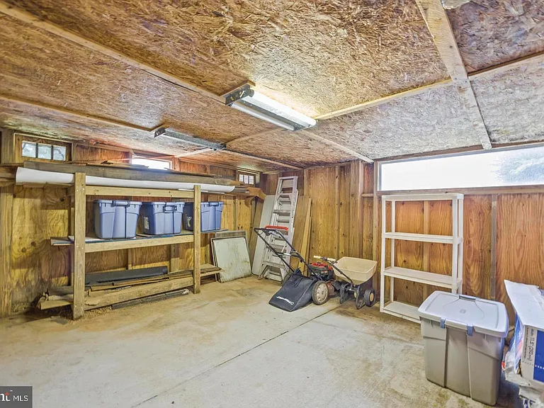 13501 Kelmont Ct — Photo 30