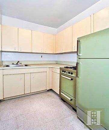 3rd image of 13 W 12th St #4F