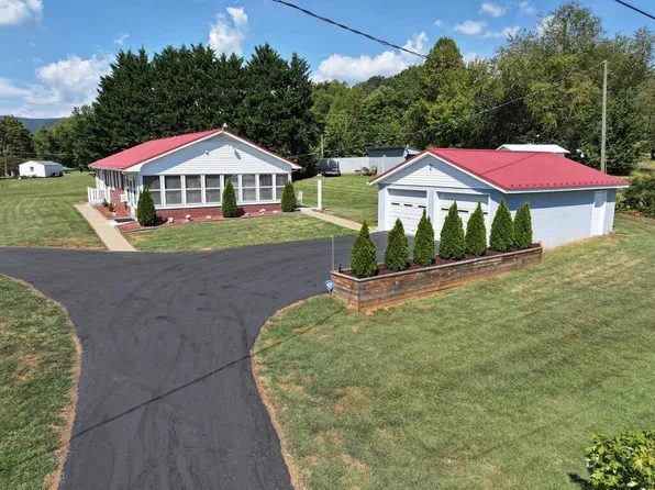 62 Connect Rd, Stuart, VA 24171