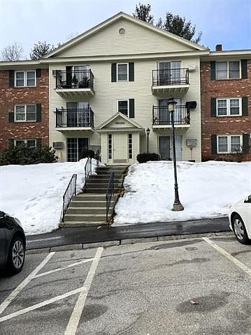 1st image of 2 Oak Hill Ln APT 201