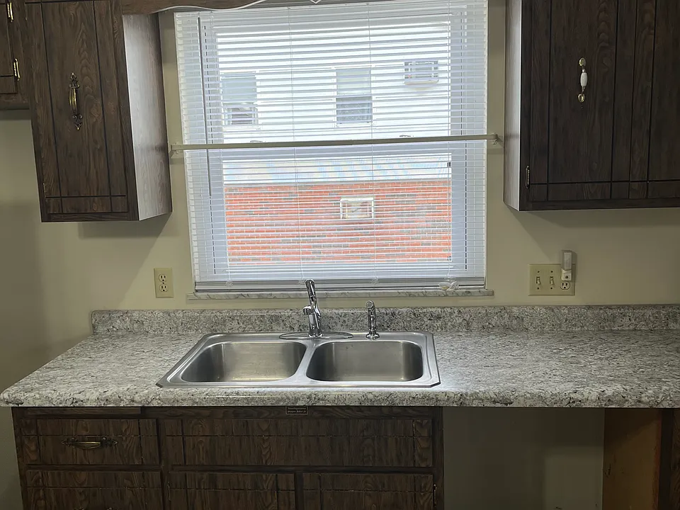 Edgewood Ky. Convenient location. Deluxe duplex 2 bedroom 1.5 baths large equipped kitchen living room basement with laundry hook up and garage with opener. $1195/ month plus utilities. No smoking. No pets.