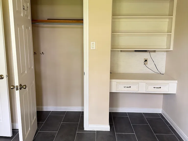 33134 Old Hempstead Rd — Photo 15