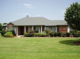 10225 W Rancho Diego Ln, Crowley, TX 76036