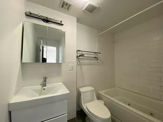 Rented by Premier Metro Realty Corp | media 71