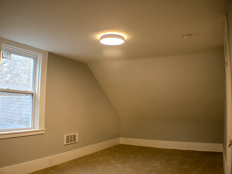 250 Ashburnham St — Photo 18