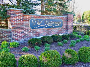 1382 Whispering Maples Ct, Ann Arbor, MI 48108