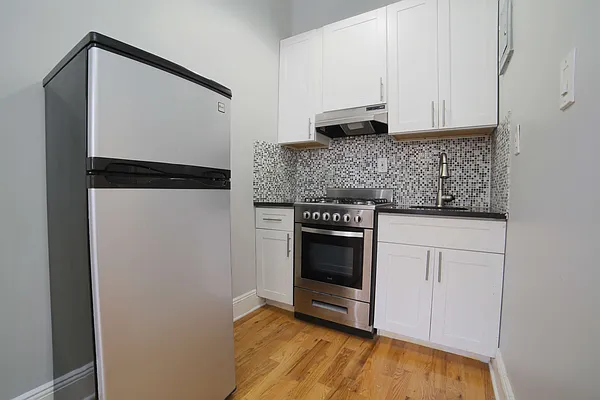 Rented by Prime Square Realty | media 18