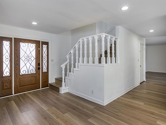 2nd image of 18833 Hatteras St Unit 109