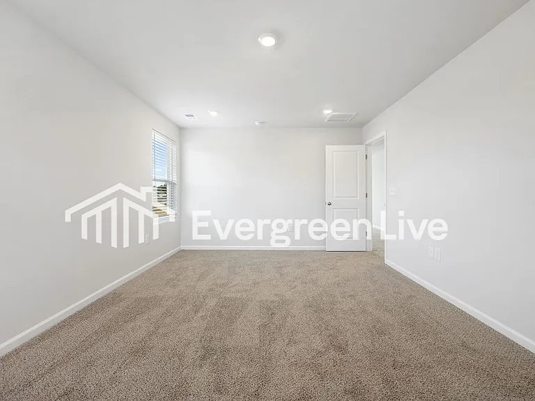 1005 Kinness Dr — Photo 16