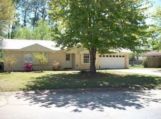 2710 Catherine Dr, Ocean Springs, MS 39564