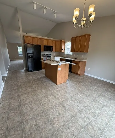 305 Cool Embers Ln — Photo 3