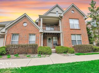 28793 Berwick Ct, Chesterfield, MI 48047