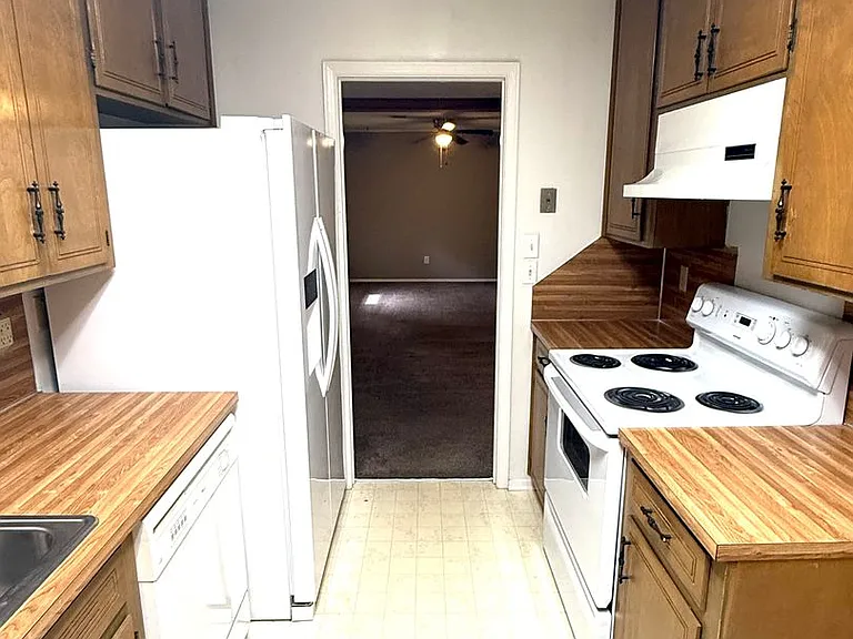 349 Harvard Rd — Photo 14