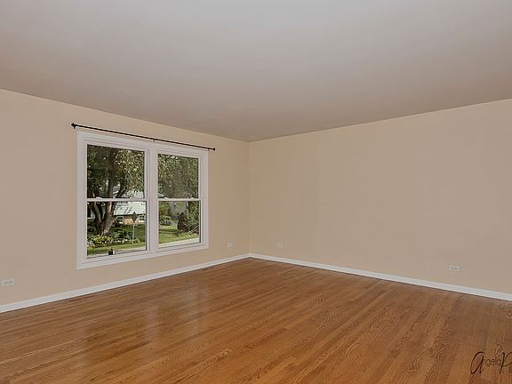 3rd image of 15 Grant Ave
