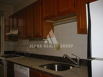 2 bed, 1.0 bath, $3,900 — Photo 3