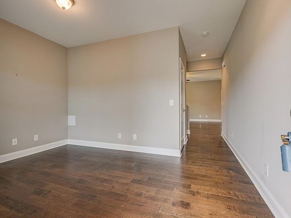 4th image of 2044 Falling Leaf Dr