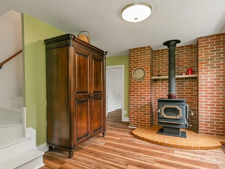 1800 Poyntz Ave — Photo 17