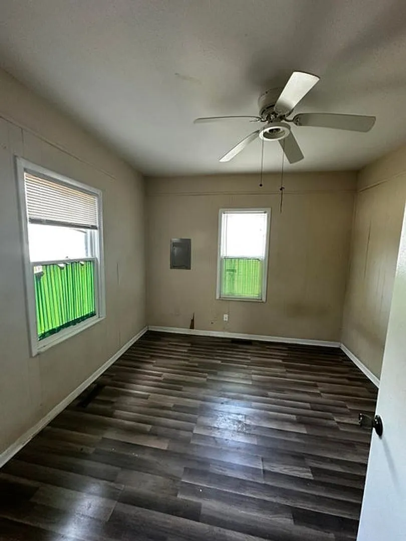 Affordable 2 bed 1 bath home for lease — Photo 4