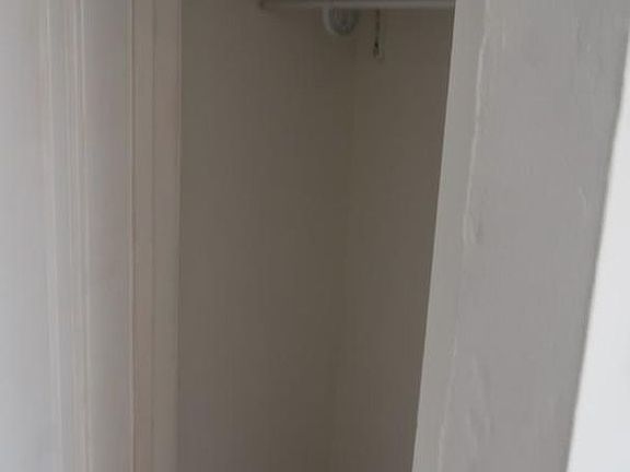 3rd image of 5506 N Lincoln Ave #2