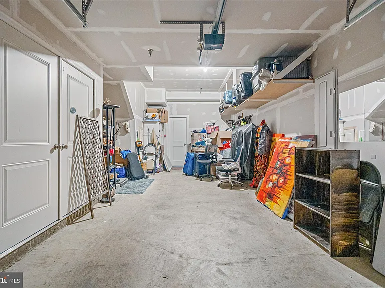 8156 Tompkins St — Photo 32