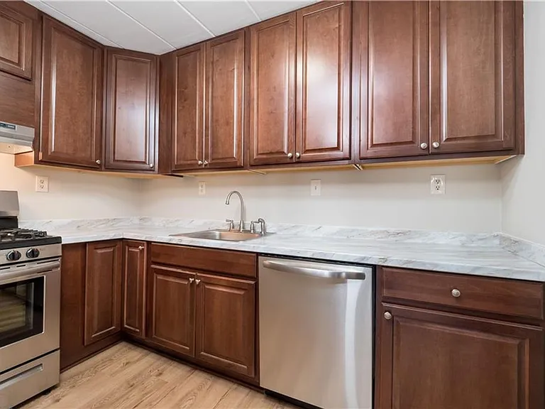 1005 Woodrow Ave #2C — Photo 9