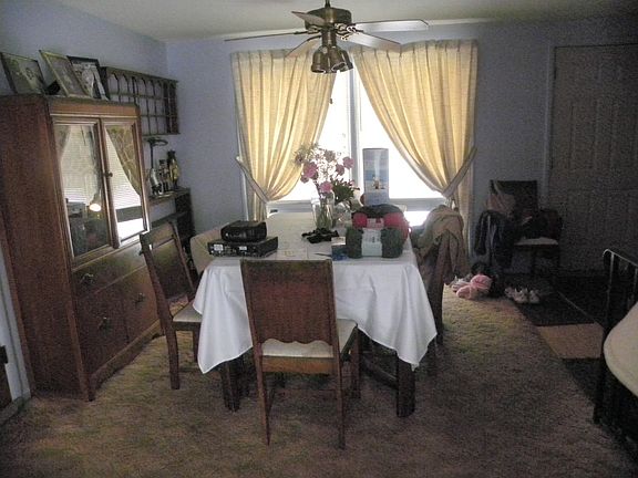 3rd image of 107 Calumet Dr