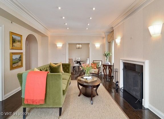 4th image of 1366 N Dearborn Pkwy #7C