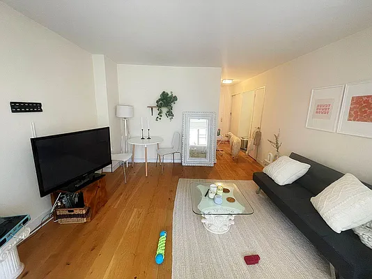 Rented by Olympia House Delaware LP | media 9