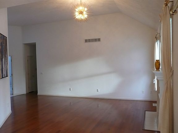 5th image of 51166 Streamwood Dr